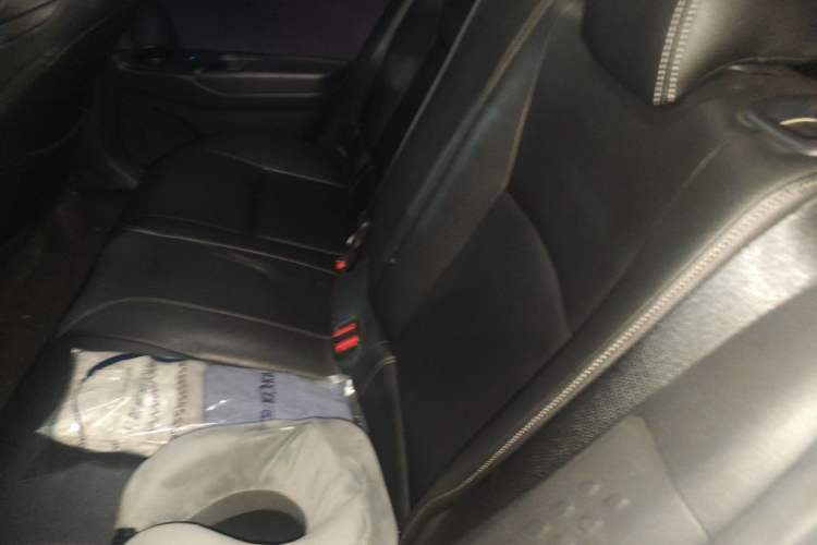 Used Toyota C-HR 2018 2.0L Leading Edition China VI Interior 4