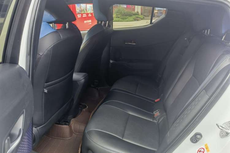 Used Toyota C-HR 2018 2.0L Leading Special Edition China V Standard Interior 5