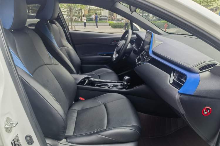 Used Toyota C-HR 2018 2.0L Leading Special Edition China V Standard Interior 8