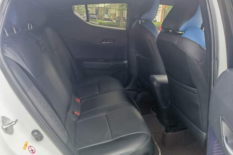 Used Toyota C-HR 2018 2.0L Leading Special Edition China V Standard Interior 9