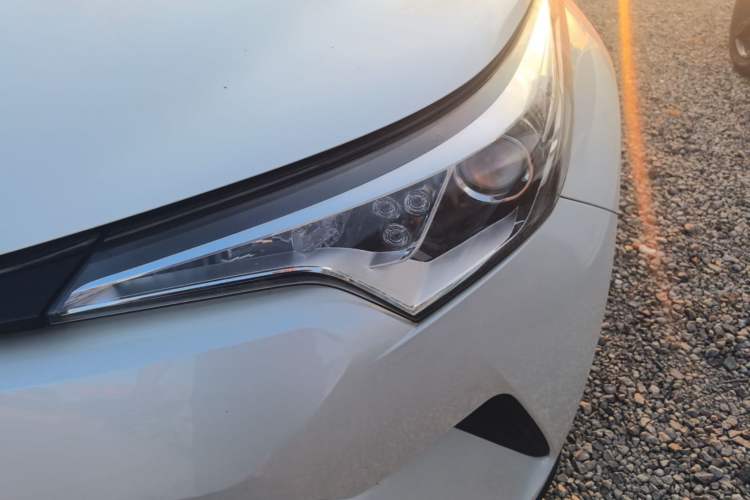 Used Toyota C-HR 2018 2.0L Leading with Sunroof China VI Standard Left Front Headlight