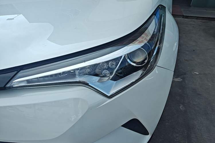 Used Toyota C-HR 2018 2.0L Leading Edition China V-standard Left Front Headlight