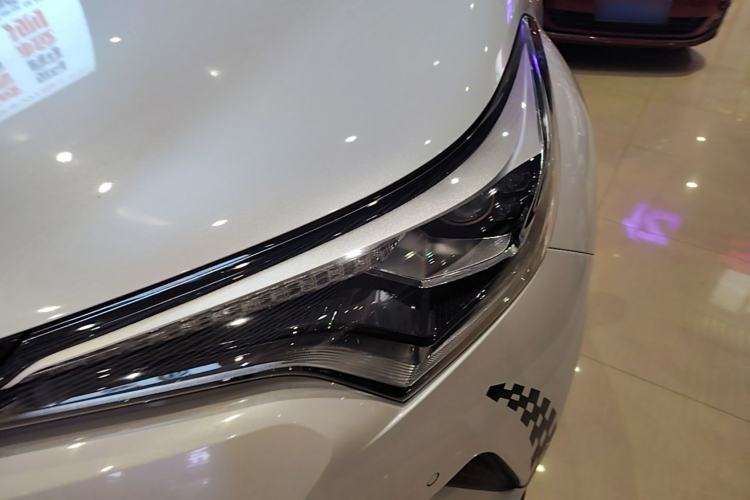 Used Toyota C-HR 2018 2.0L Luxury Sunroof Version China V Emission Standard Left Front Headlight