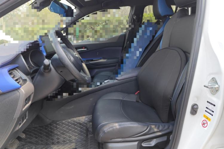 Used Toyota C-HR 2018 2.0L Leading with Sunroof China VI Standard Left Front Seat