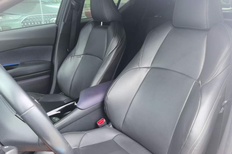 Used Toyota C-HR 2018 2.0L CoolRun Luxury Edition China V Standard Left Front Seat