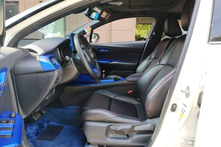 Used Toyota C-HR 2018 2.0L Leading with Sunroof China VI Standard Left Front Seat