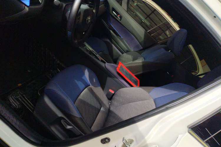 Used Toyota C-HR 2018 2.0L Leading with Sunroof China V Standard Left Front Seat