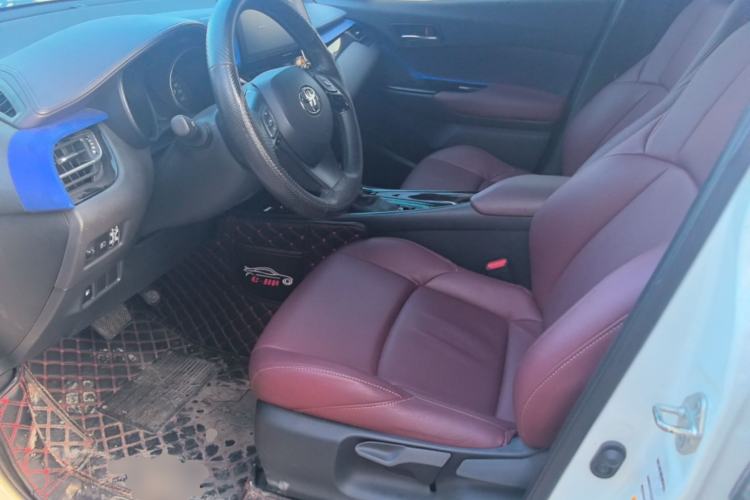 Used Toyota C-HR 2018 2.0L Leading with Sunroof China VI Standard Left Front Seat
