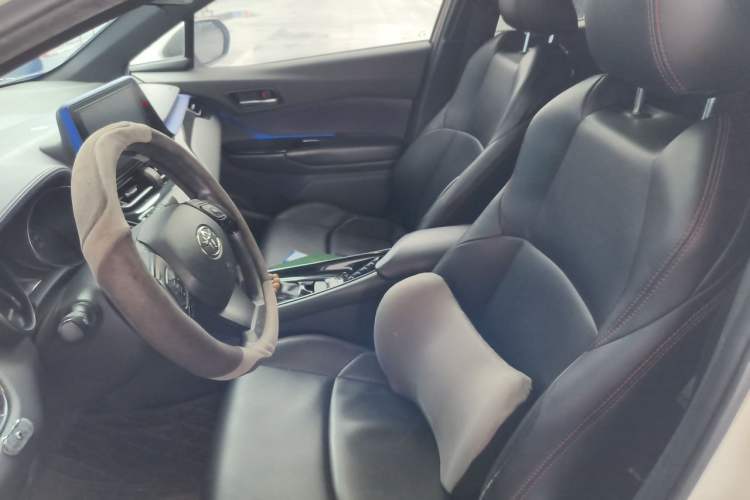 Used Toyota C-HR 2018 2.0L Leading with Sunroof China VI Standard Left Front Seat