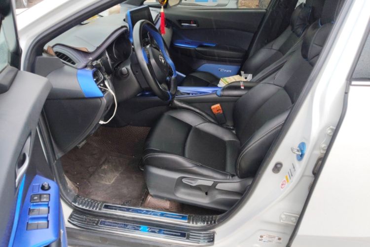 Used Toyota C-HR 2018 2.0L Leading with Sunroof China VI Standard Left Front Seat