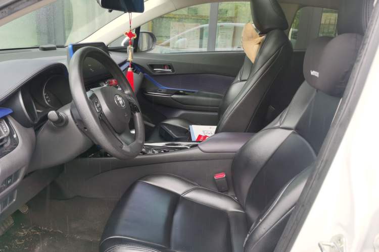 Used Toyota C-HR 2018 2.0L Leading with Sunroof China VI Standard Left Front Seat