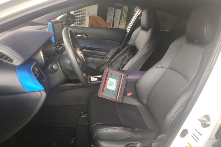 Used Toyota C-HR 2018 2.0L Leading with Sunroof China VI Standard Left Front Seat
