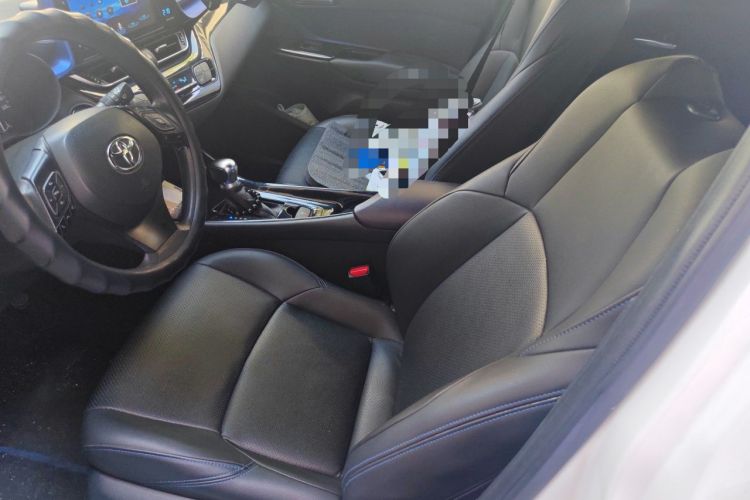 Used Toyota C-HR 2018 2.0L Leading with Sunroof China VI Standard Left Front Seat