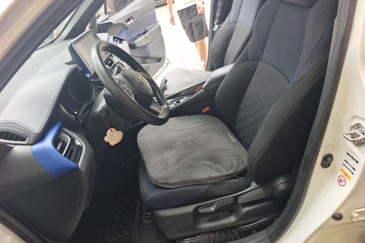 Used Toyota C-HR 2018 2.0L Leading with Sunroof China VI Standard Left Front Seat