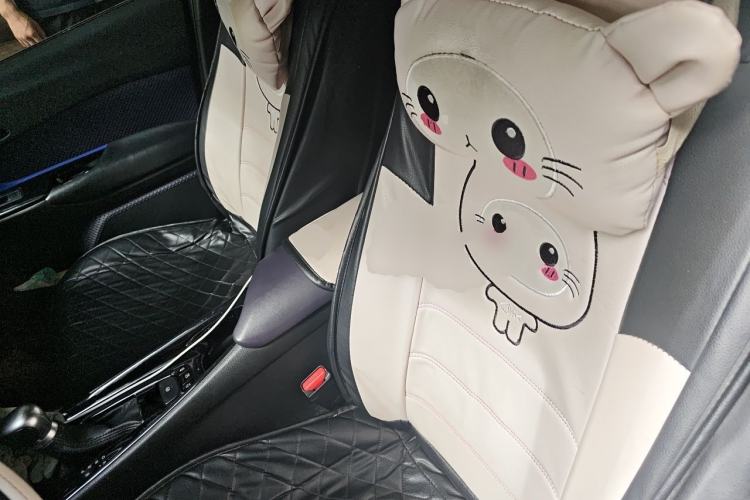 Used Toyota C-HR 2018 2.0L Leading with Sunroof China VI Standard Left Front Seat