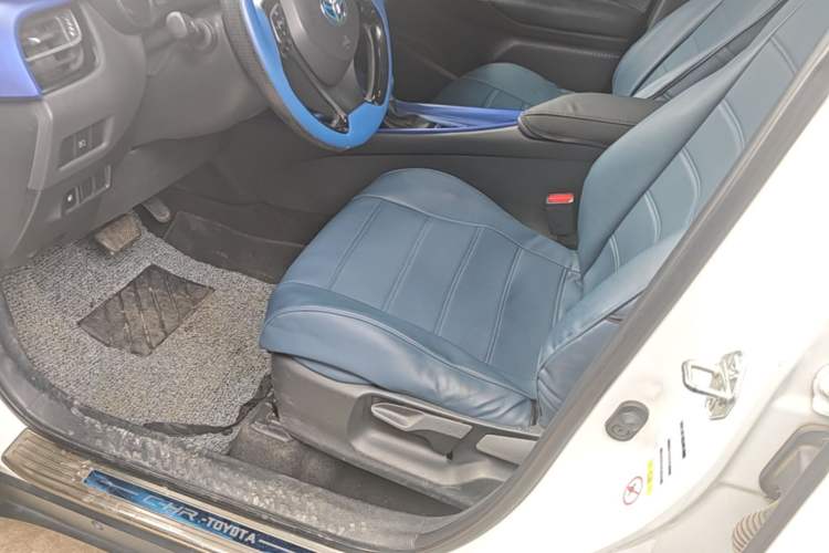 Used Toyota C-HR 2018 2.0L Luxury Edition China V Standard Left Front Seat