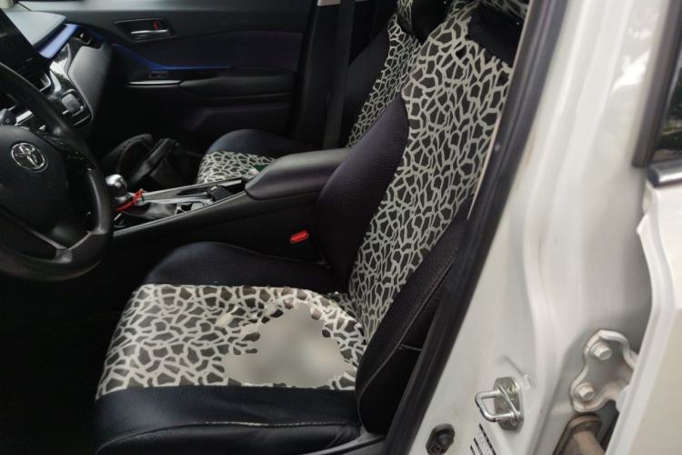 Used Toyota C-HR 2018 2.0L Leading with Sunroof China VI Standard Left Front Seat