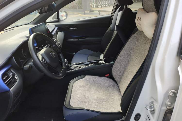 Used Toyota C-HR 2018 2.0L Leading with Sunroof China V Standard Left Front Seat
