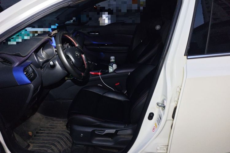 Used Toyota C-HR 2018 2.0L Leading with Sunroof China VI Standard Left Front Seat