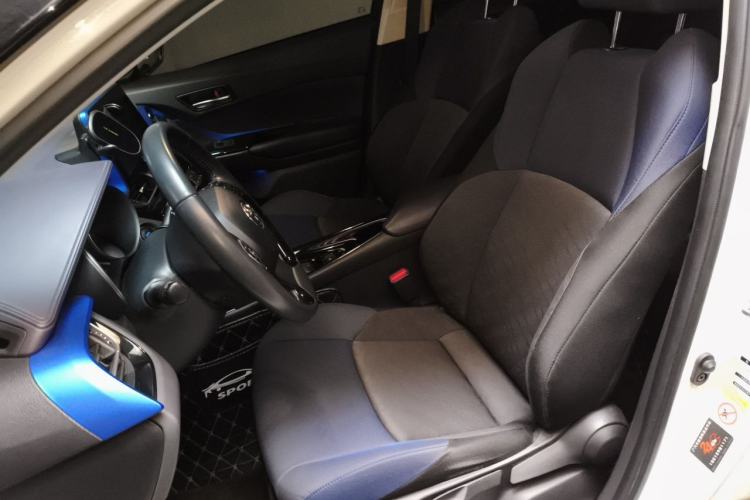 Used Toyota C-HR 2018 2.0L Luxury Sunroof Version China VI Standard Left Front Seat