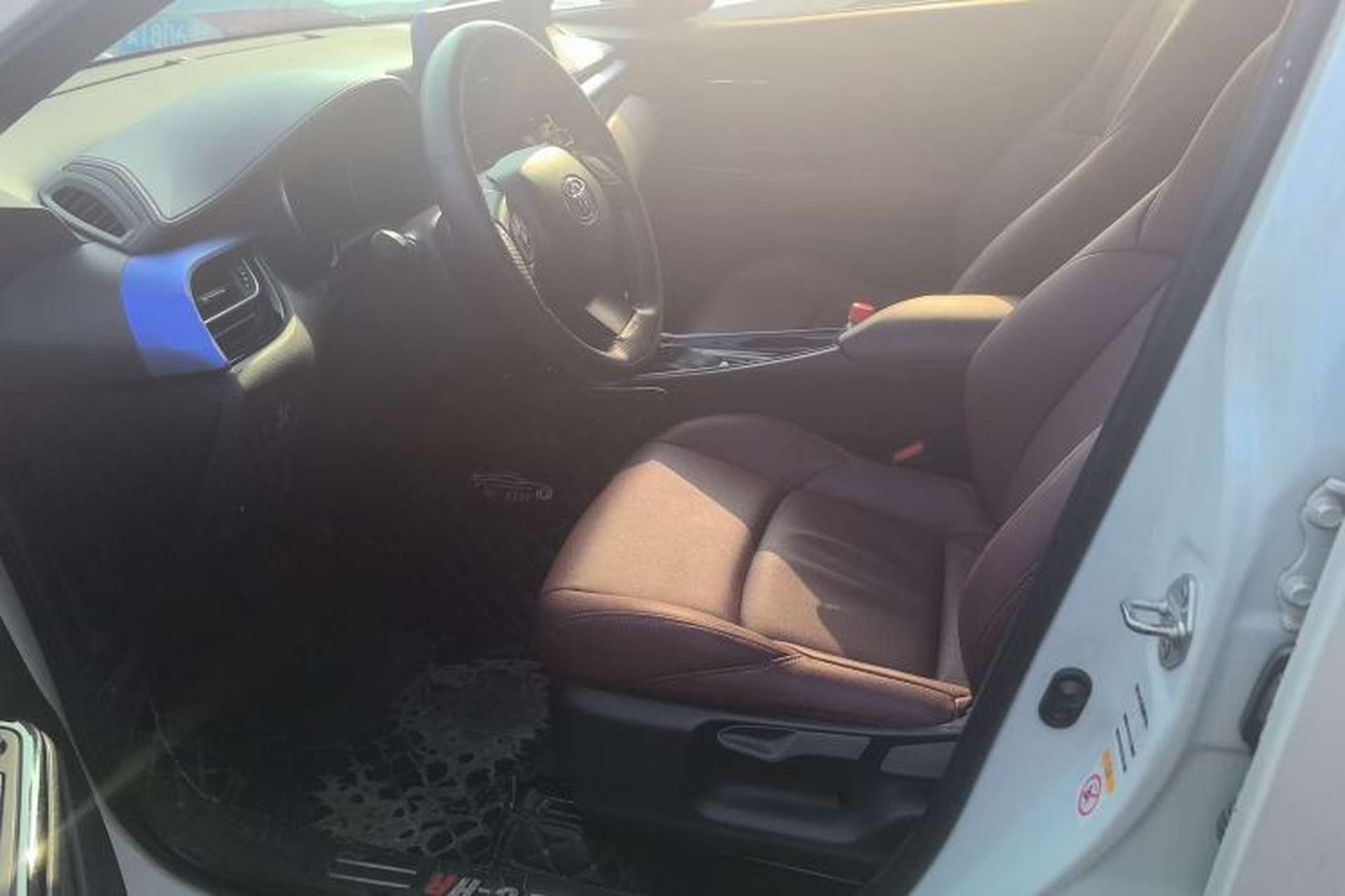 Used Toyota C-HR 2018 2.0L Leading with Sunroof China VI Standard Left Front Seat
