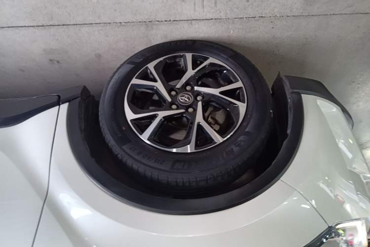 Used Toyota C-HR 2018 2.0L Flagship Version China V Standard Left Front Wheel Hub