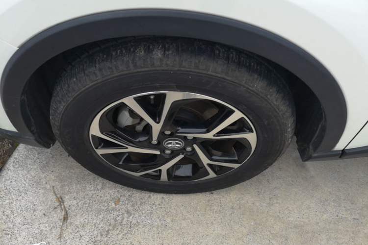 Used Toyota C-HR 2018 2.0L Leading Edition China V-standard Left Front Wheel Hub