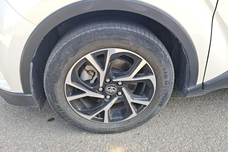 Used Toyota C-HR 2018 2.0L Luxury Edition China V Standard Left Front Wheel Hub