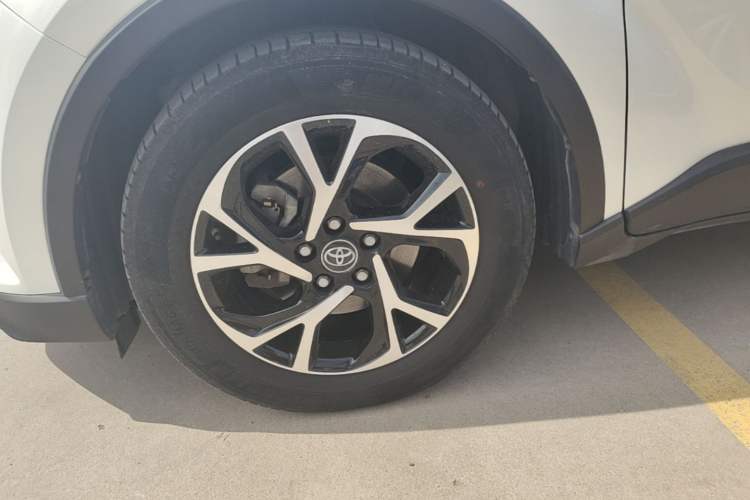 Used Toyota C-HR 2018 2.0L Leading Edition China V-standard Left Front Wheel Hub
