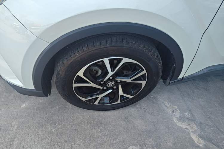 Used Toyota C-HR 2018 2.0L Leading Edition China V-standard Left Front Wheel Hub