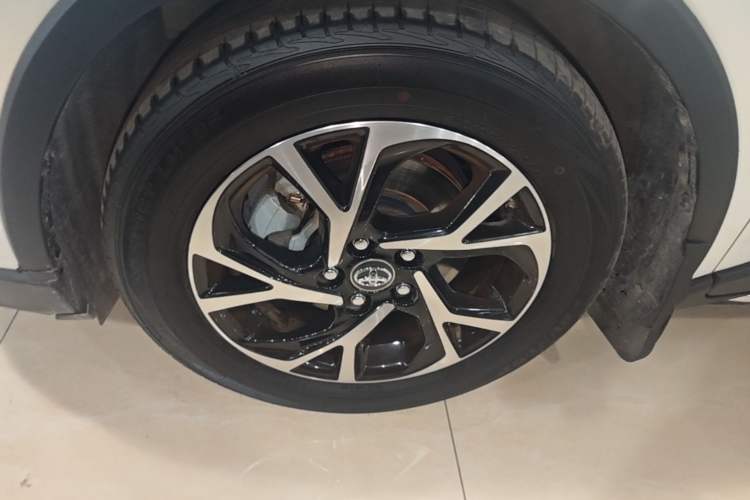 Used Toyota C-HR 2018 2.0L Leading Edition China V-standard Left Front Wheel Hub