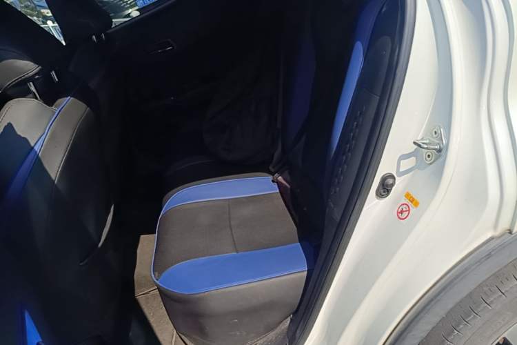 Used Toyota C-HR 2018 2.0L Leading with Sunroof China V Standard Left Rear Seat