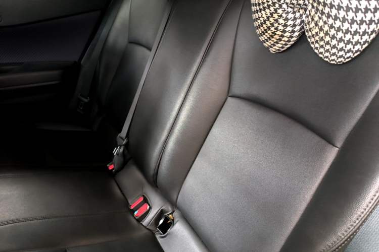 Used Toyota C-HR 2018 2.0L Flagship Sunroof Version China V Standard Left Rear Seat