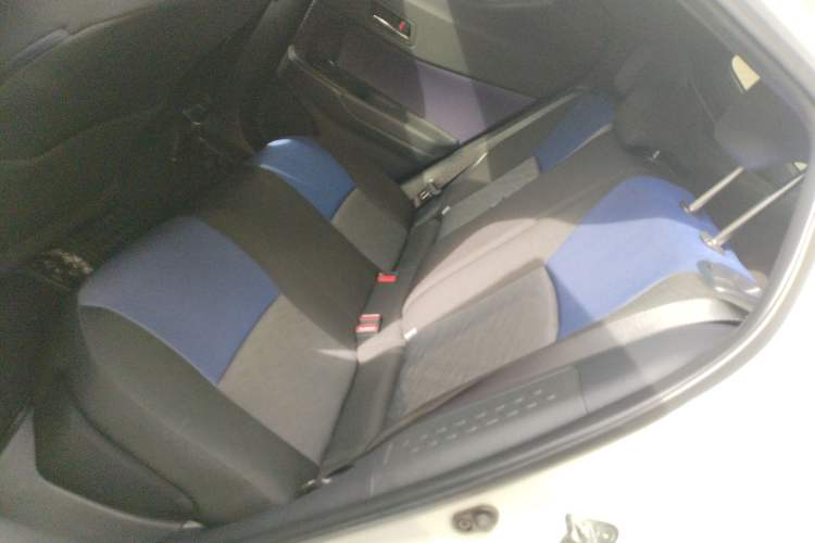 Used Toyota C-HR 2018 2.0L Leading with Sunroof China V Standard Left Rear Seat
