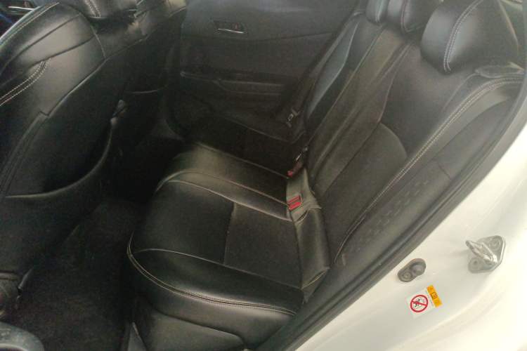 Used Toyota C-HR 2018 2.0L Leading with Sunroof China VI Standard Left Rear Seat