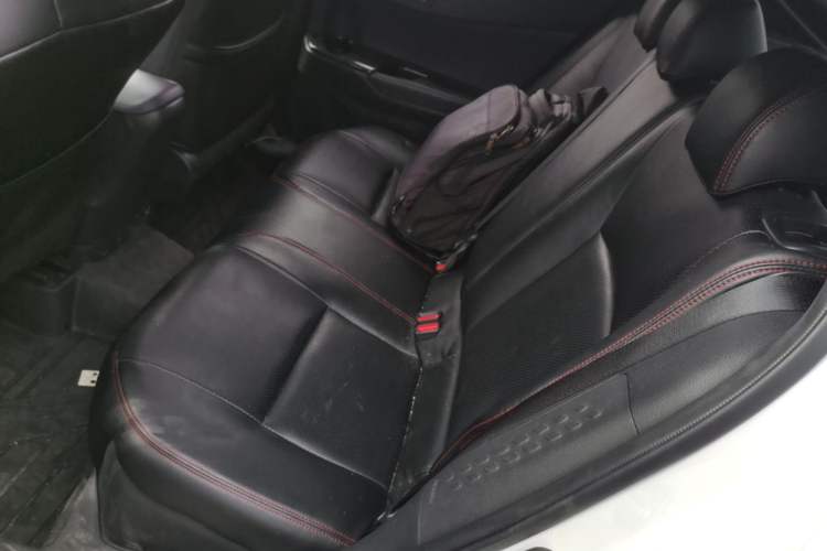 Used Toyota C-HR 2018 2.0L Luxury Edition China VI Standard Left Rear Seat