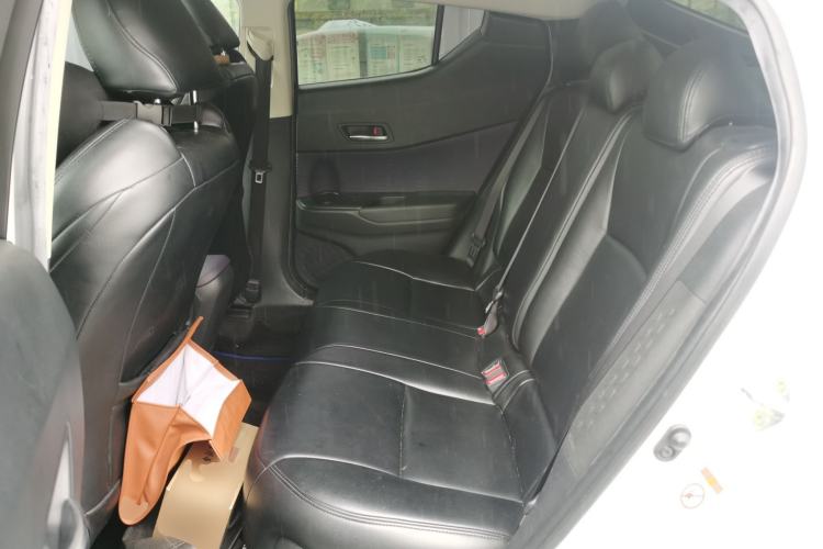 Used Toyota C-HR 2018 2.0L Leading with Sunroof China VI Standard Left Rear Seat