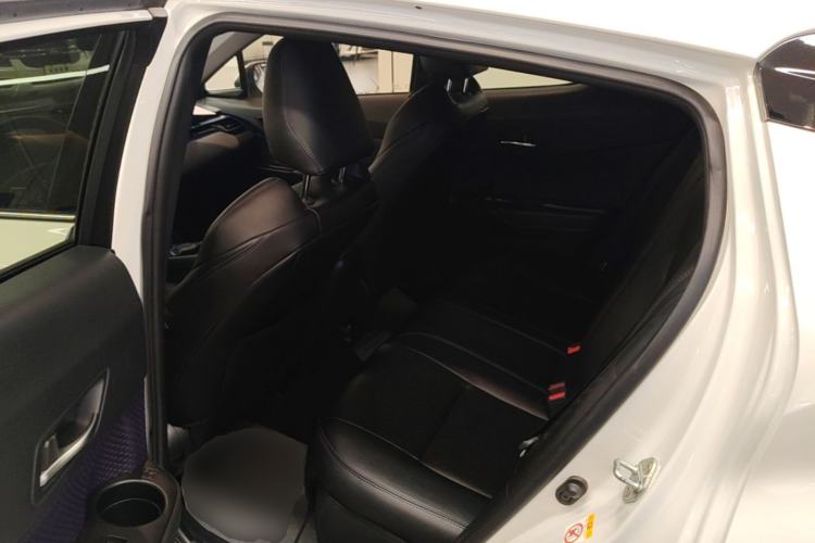 Used Toyota C-HR 2018 2.0L Leading with Sunroof China VI Standard Left Rear Seat
