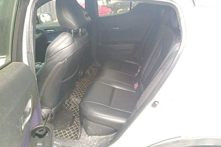 Used Toyota C-HR 2018 2.0L Coolway Leading Edition China V Standard Left Rear Seat