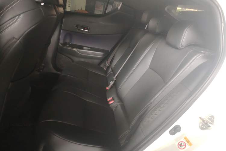 Used Toyota C-HR 2018 2.0L Leading with Sunroof China VI Standard Left Rear Seat