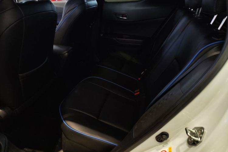 Used Toyota C-HR 2018 2.0L Leading with Sunroof China VI Standard Left Rear Seat