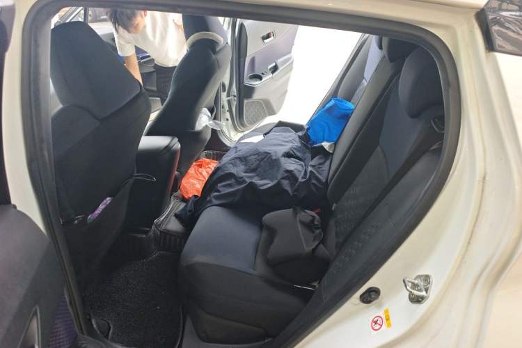 Used Toyota C-HR 2018 2.0L Leading with Sunroof China VI Standard Left Rear Seat