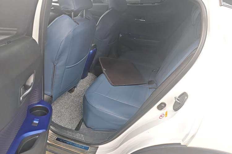 Used Toyota C-HR 2018 2.0L Luxury Edition China V Standard Left Rear Seat