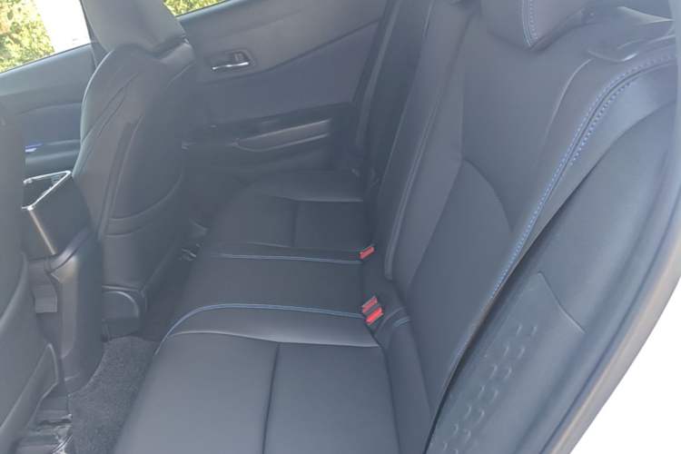 Used Toyota C-HR 2018 2.0L Luxury Edition China V Standard Left Rear Seat