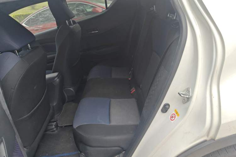 Used Toyota C-HR 2018 2.0L Luxury Edition China V Standard Left Rear Seat
