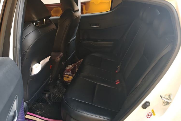 Used Toyota C-HR 2018 2.0L Leading with Sunroof China VI Standard Left Rear Seat