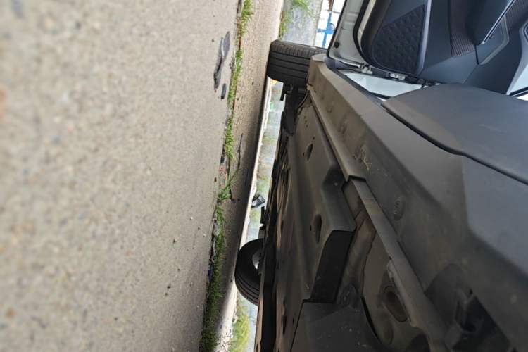 Used Toyota C-HR 2018 2.0L Flagship Version China V Standard Left Side Sill