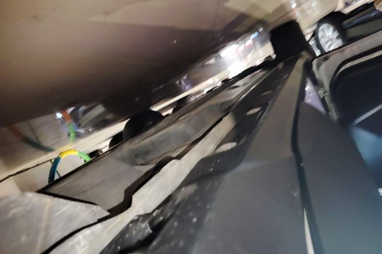 Used Toyota C-HR 2018 2.0L Luxury Sunroof Version China V Emission Standard Left Side Sill