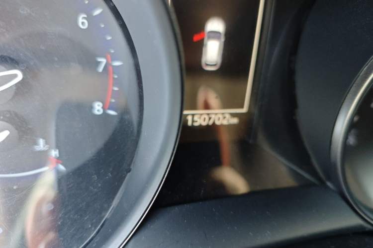 Used Toyota C-HR 2018 2.0L CoolRun Leading Edition China VI Odometer Close Up