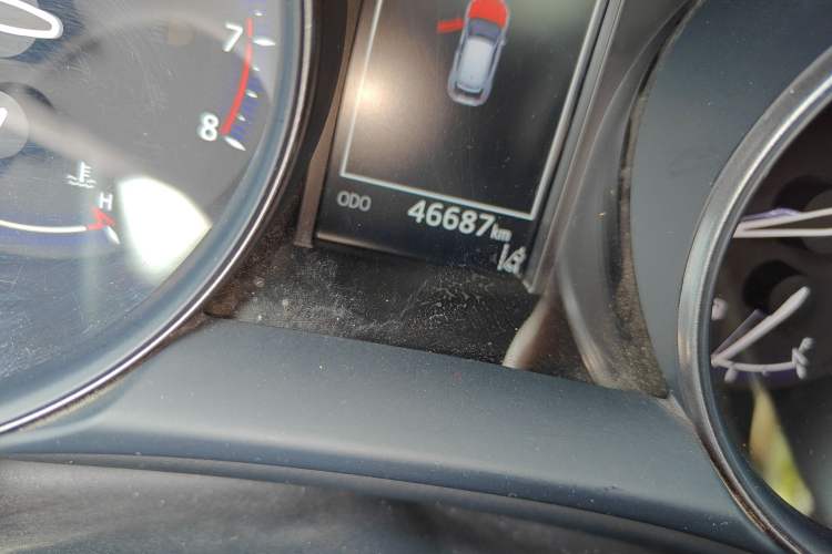 Used Toyota C-HR 2018 2.0L Leading with Sunroof China VI Standard Odometer Close Up